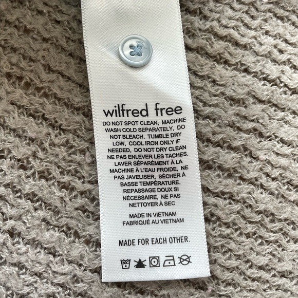 EUC Wilfred Free Women’s Long Sleeve V-neck Button Down Baby Blue Bodysuit Sz XS - Picture 13 of 14